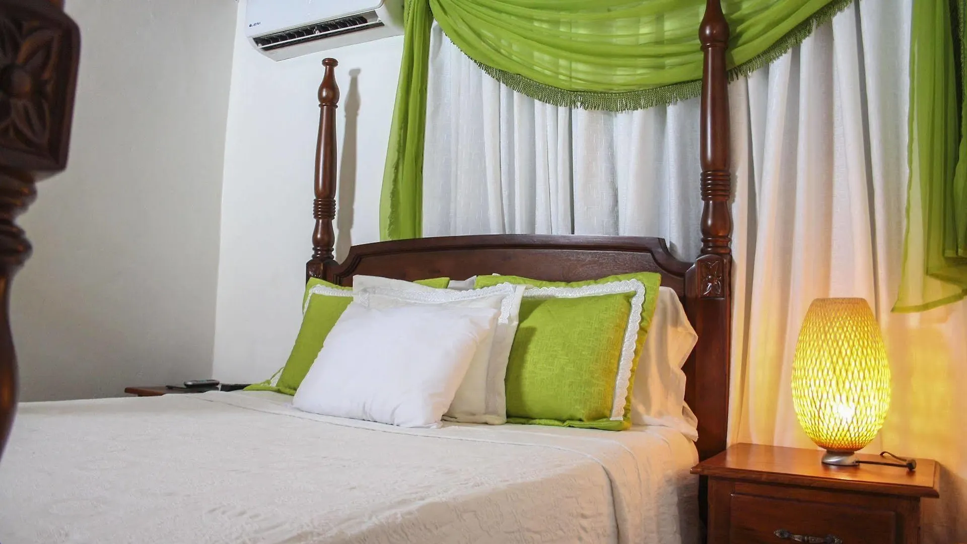 Hotel Sea Breeze Paraíso