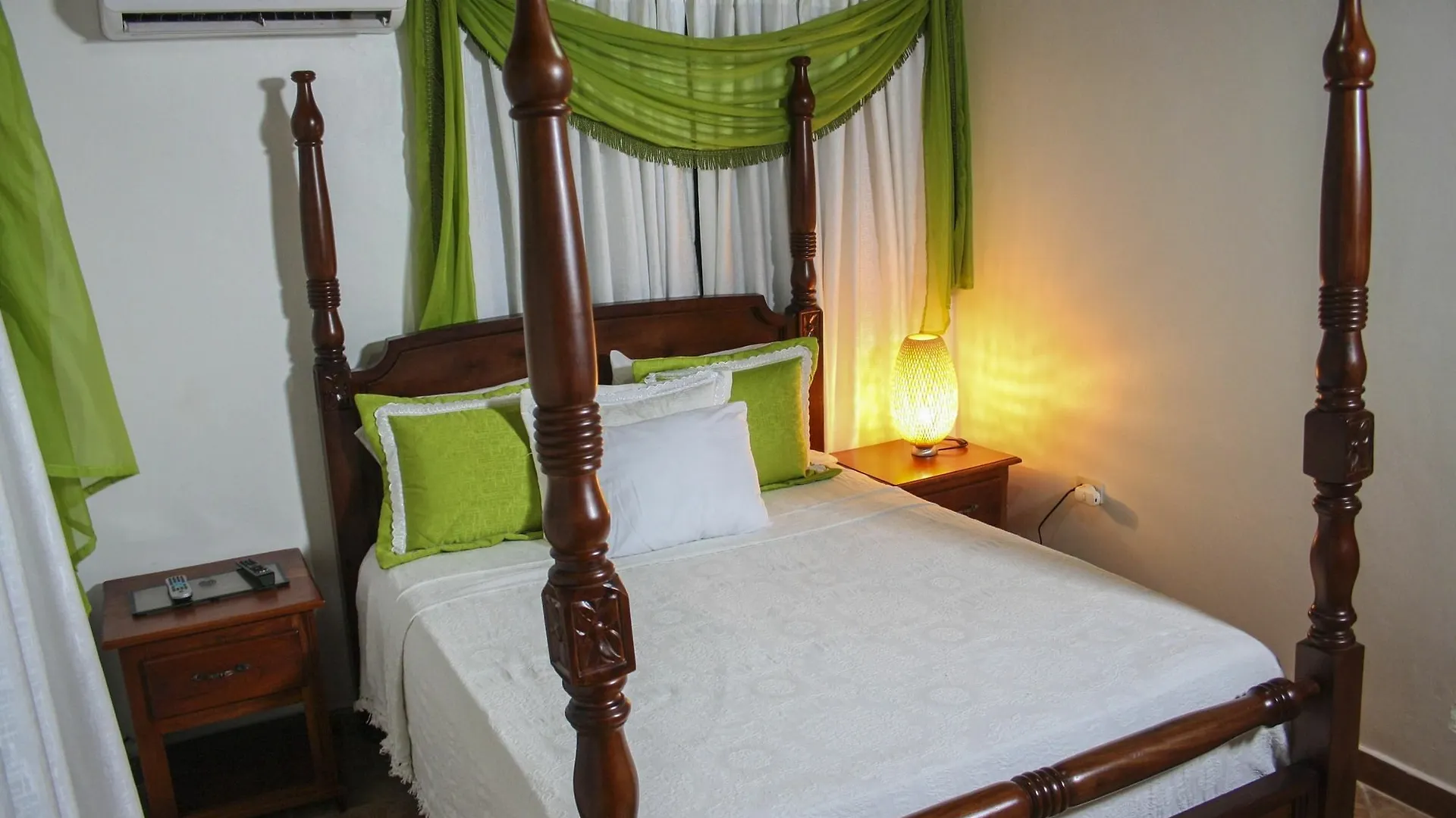 Hotel Sea Breeze Paraíso