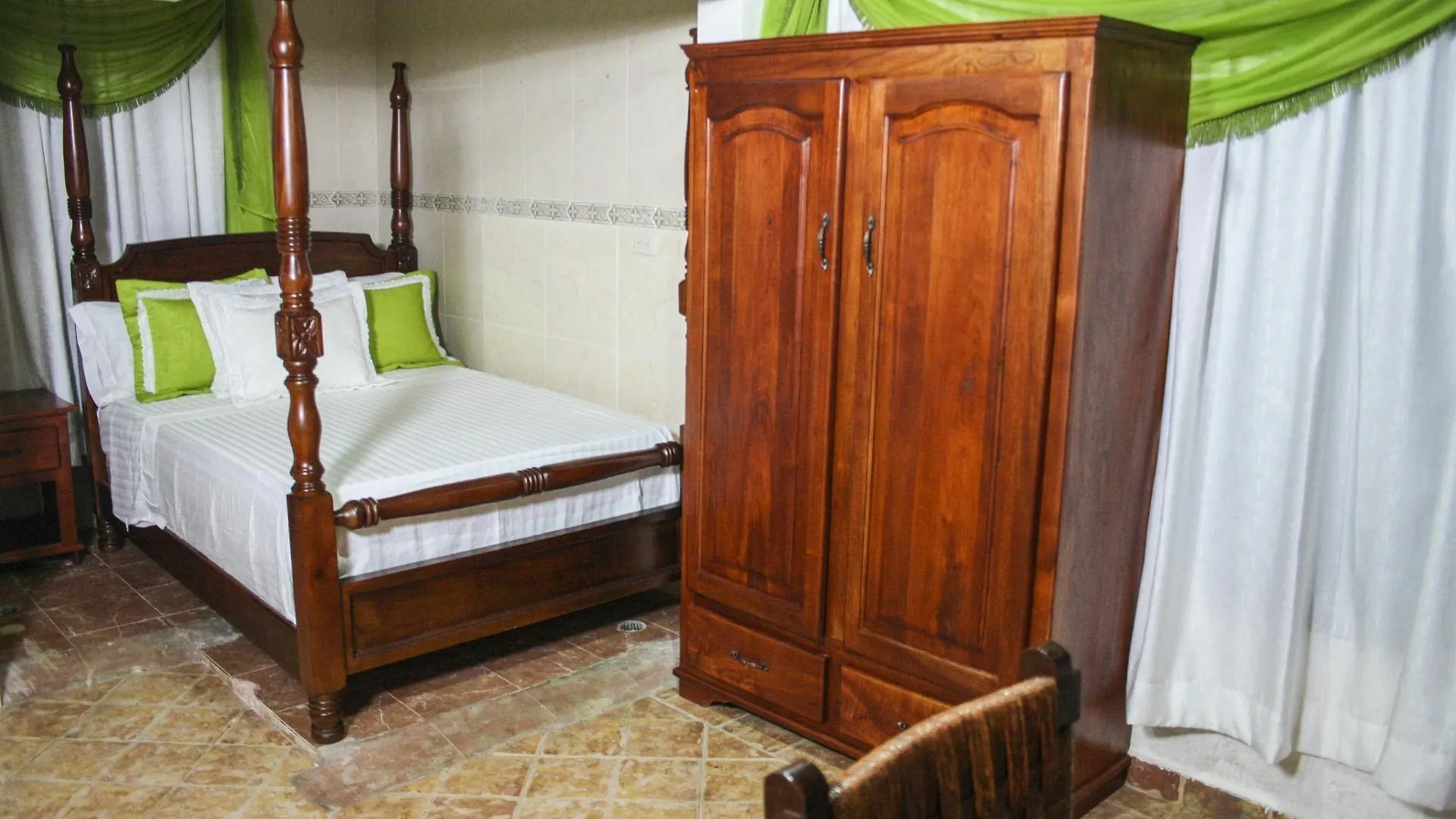 Hotel Sea Breeze Paraíso